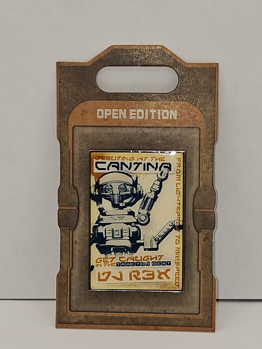 Disney Star Wars DJ R-3X serving at the Cantina pin, NEW